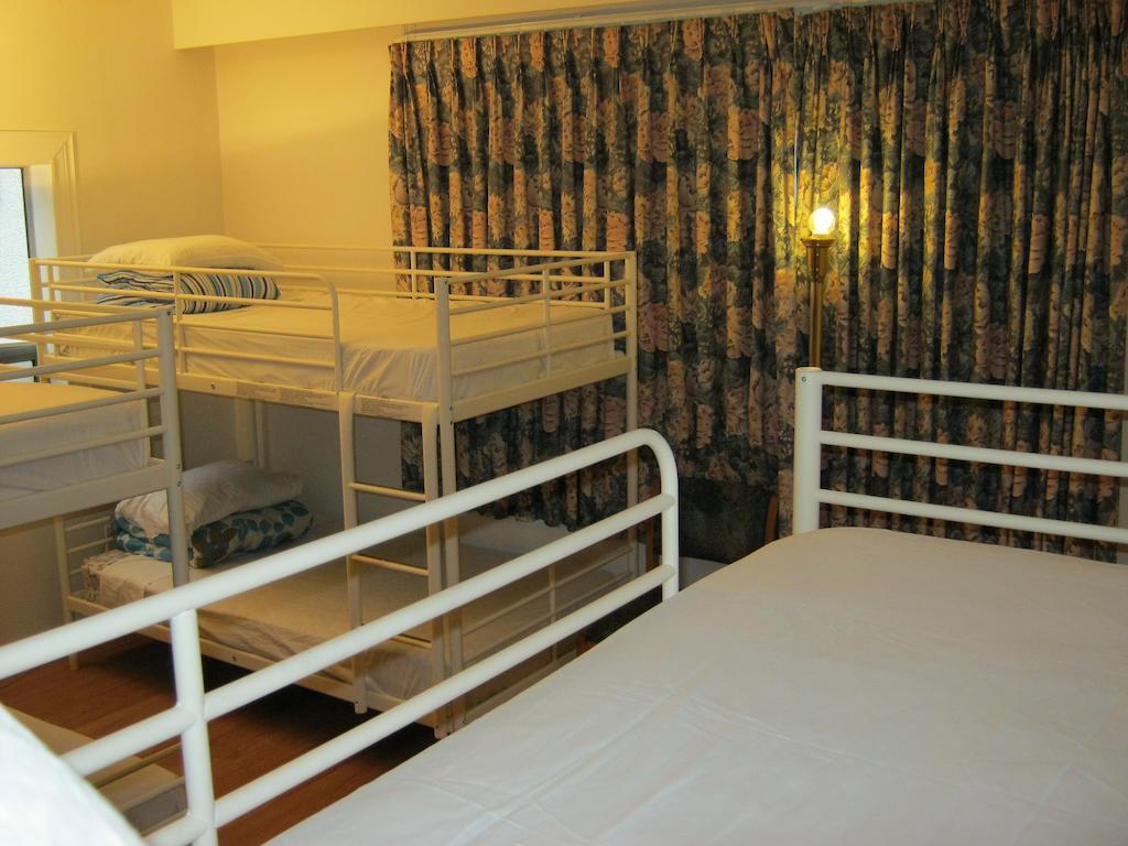 Kelowna Okanagan Lake Hostel Kamer foto
