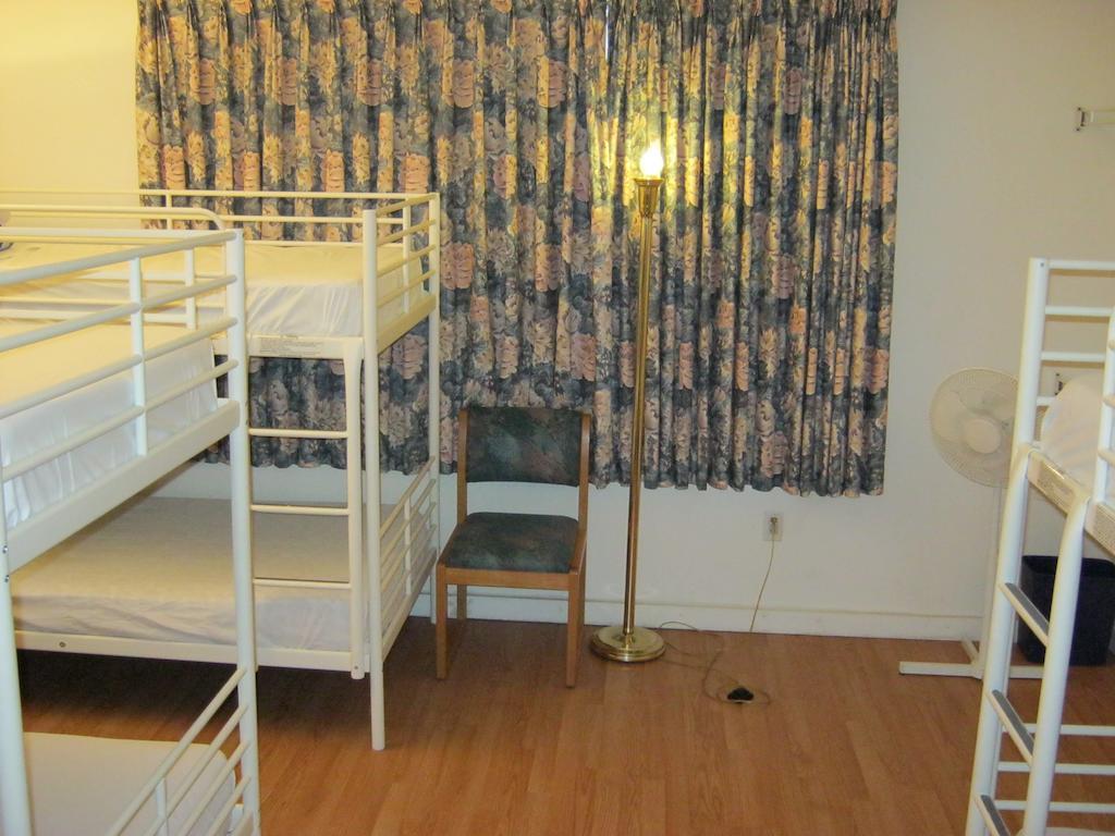 Kelowna Okanagan Lake Hostel Kamer foto