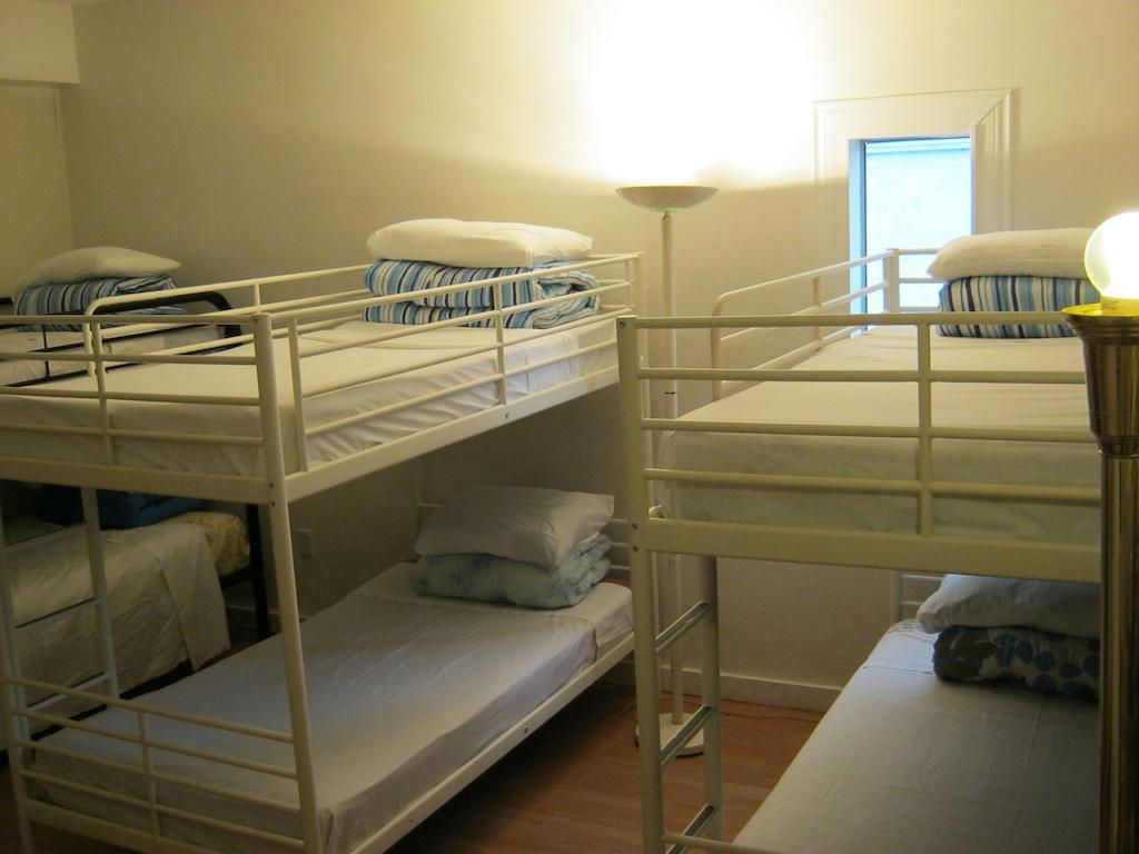 Kelowna Okanagan Lake Hostel Buitenkant foto